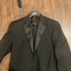 Caravelli Tuxedo Size M pants expandable 30- 34